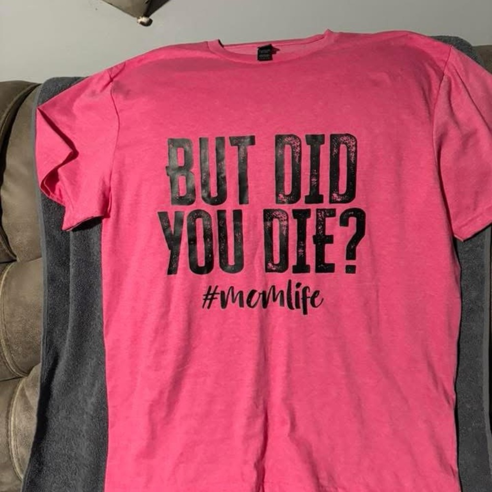 Women's Pink Graphic Tee - #momlife